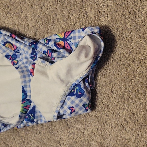 SWIMSUIT 🩱 4T girls - Picture 4 of 5